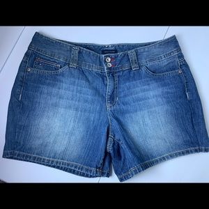 Tommy Hilfiger Jean shorts size 12
